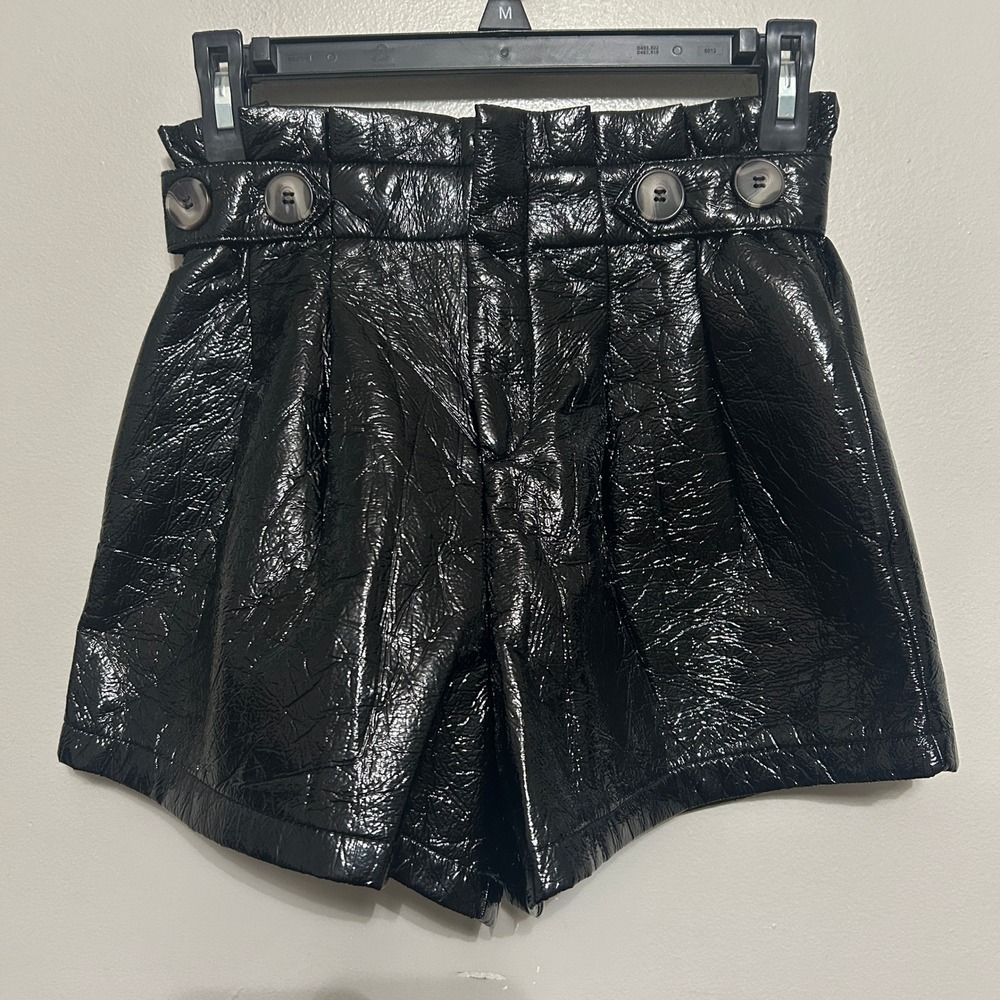 Haute Monde Faux Leather Paperbag Shorts Womens S Black NEW Crinkle Patent Edgy